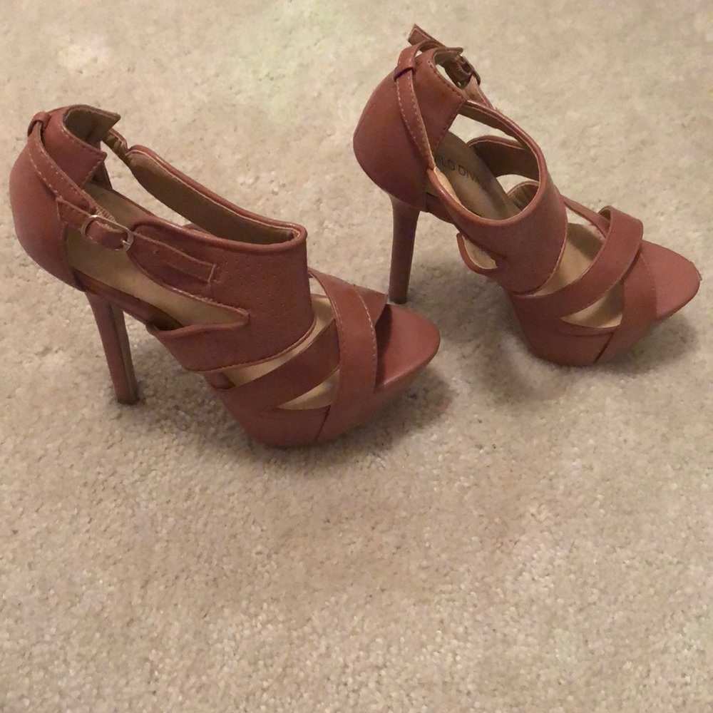Wild Diva Camel Strappy Platform Heels Size 5.5